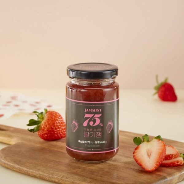 Aeef60c40b6d84e84b13b45a5252ff0030.jpg 75% high-content light strawberry jam Sweet & rich strawberry flavor made with fruit spreadable texture breakfast jam