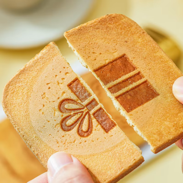 Superiorly Flavorful Egg Milk Biscuits Yummy Baked Cookies Unique Patterns Sweet Sugar Wafer Type for Afternoon Tea Leisure Bulk